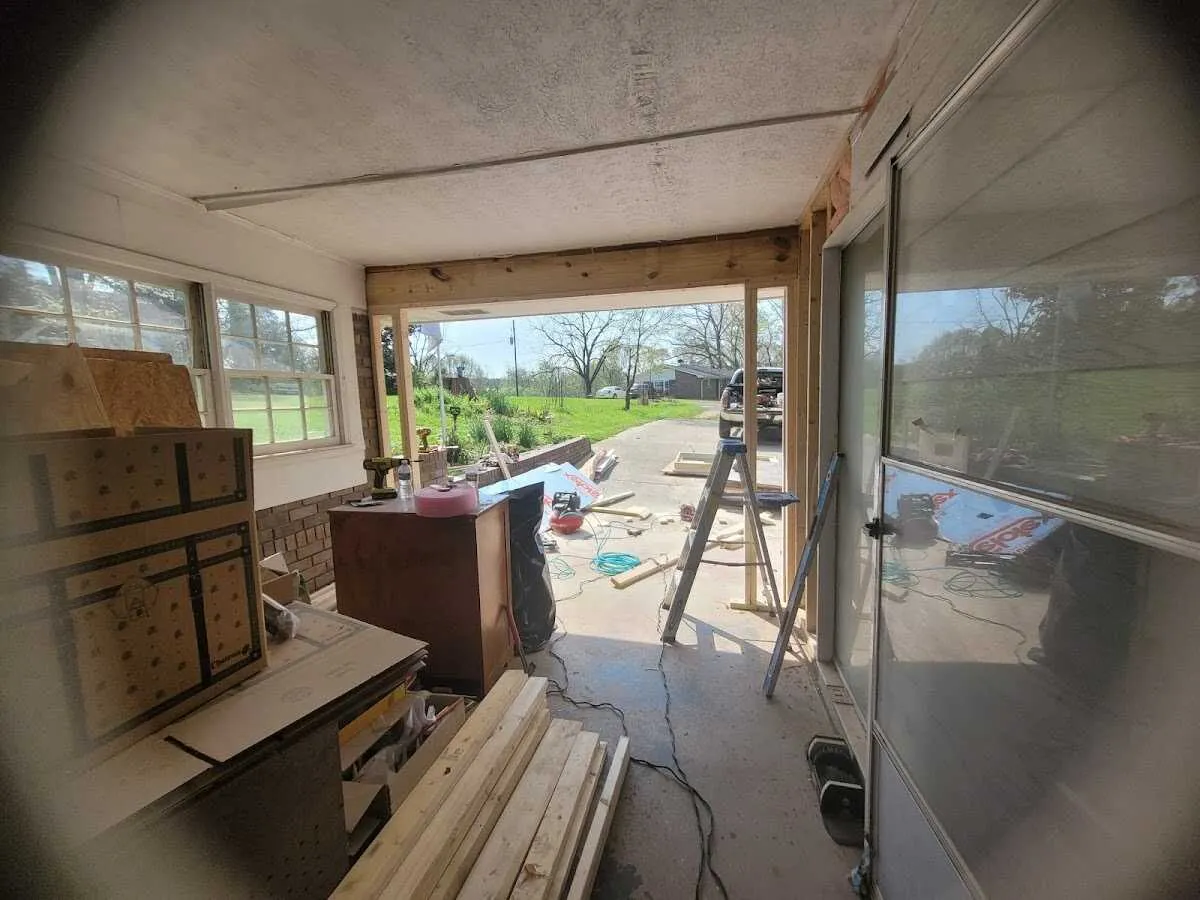 Air movers and dehumidifier for Water Mitigation Services in Nashville